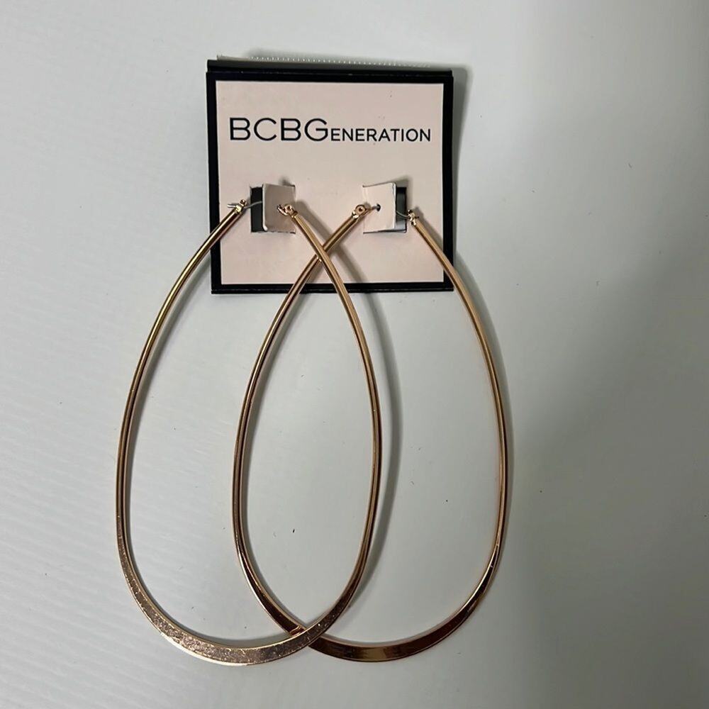 BCBGeneration NWT BIG‎ BANGLE EARRINGS